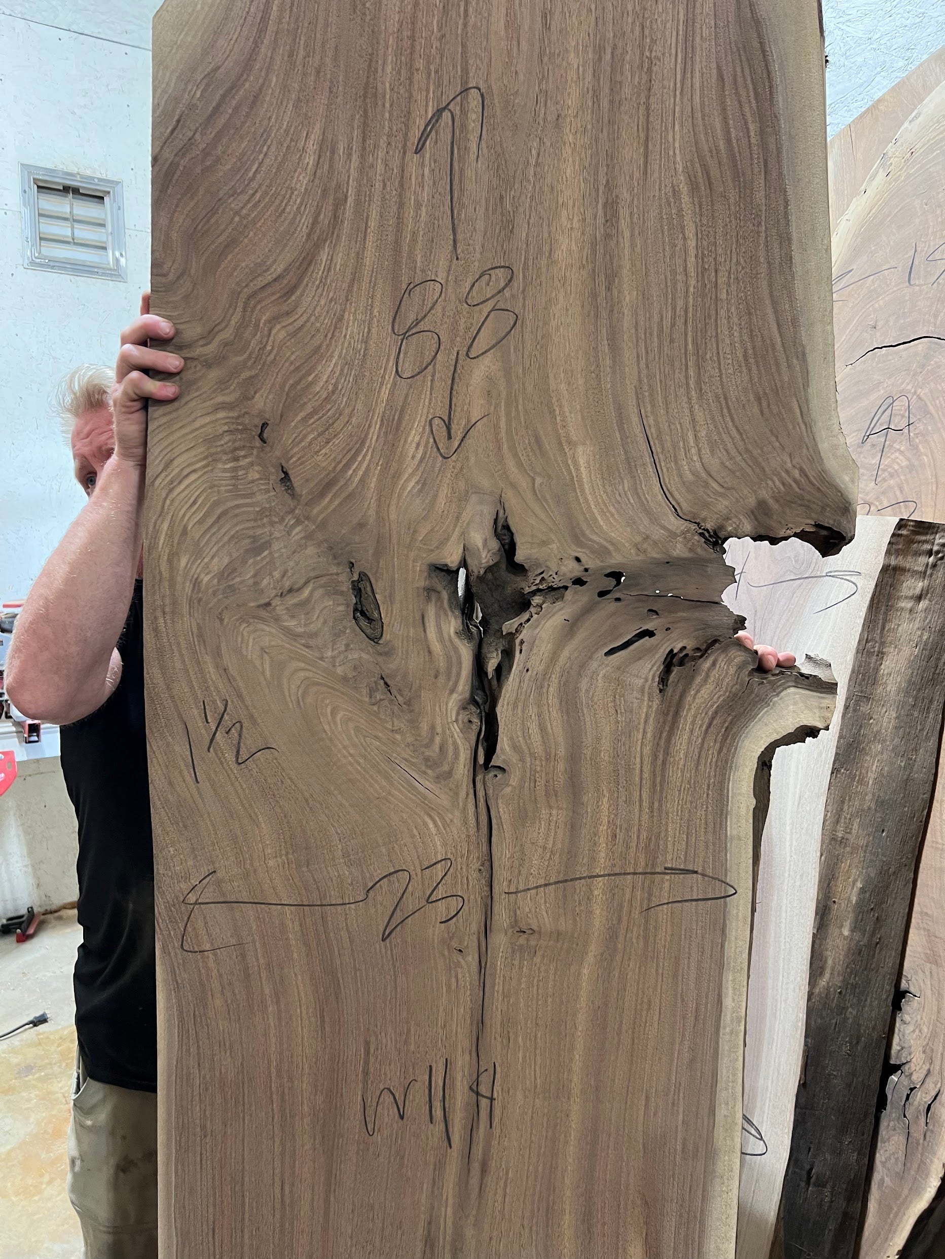 W114 88"